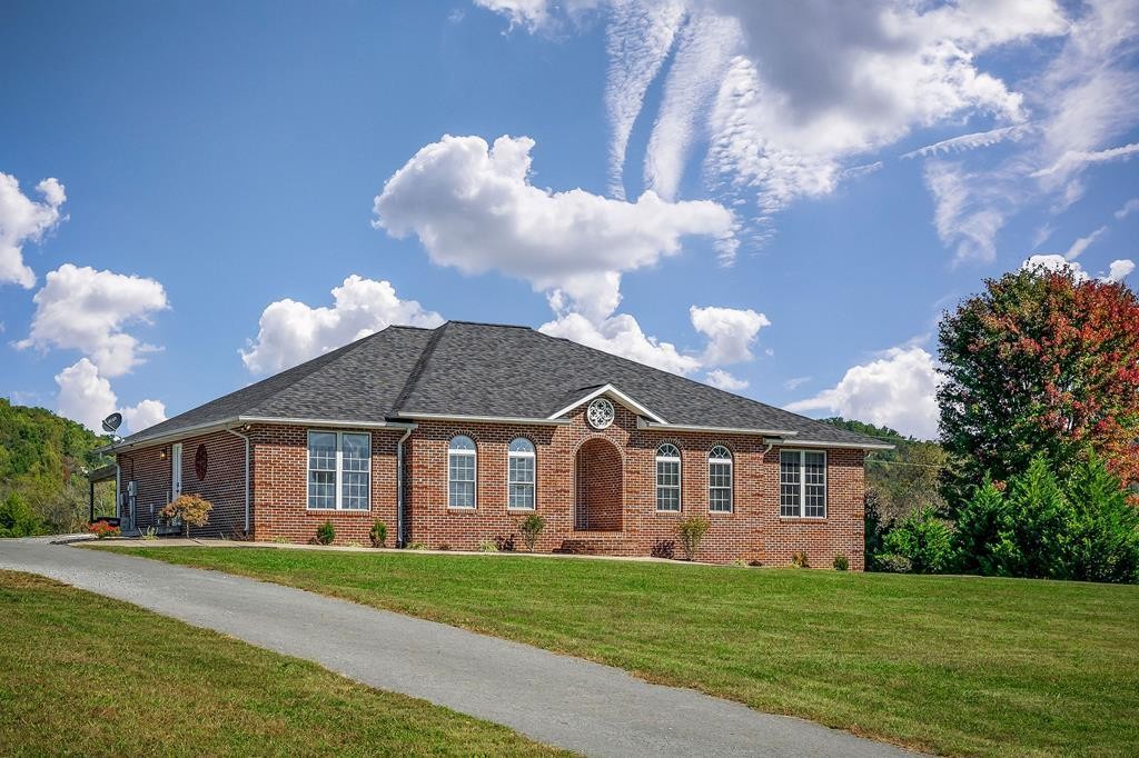 1945 Golden Mountain Rd