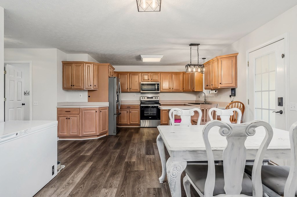 1945 Golden Mountain Rd