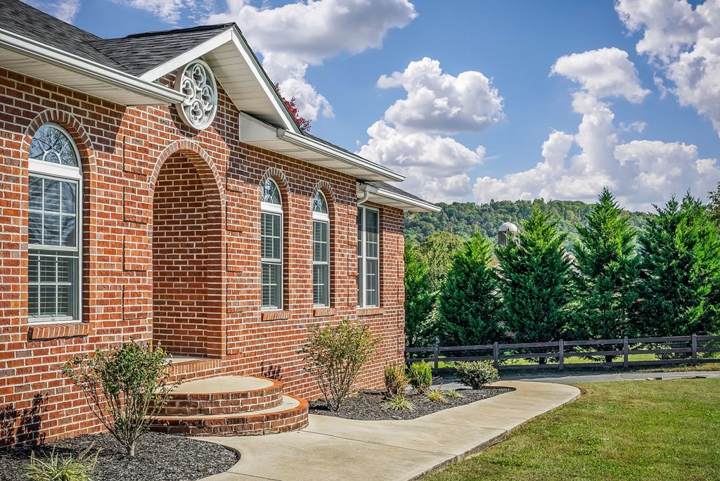 1945 Golden Mountain Rd