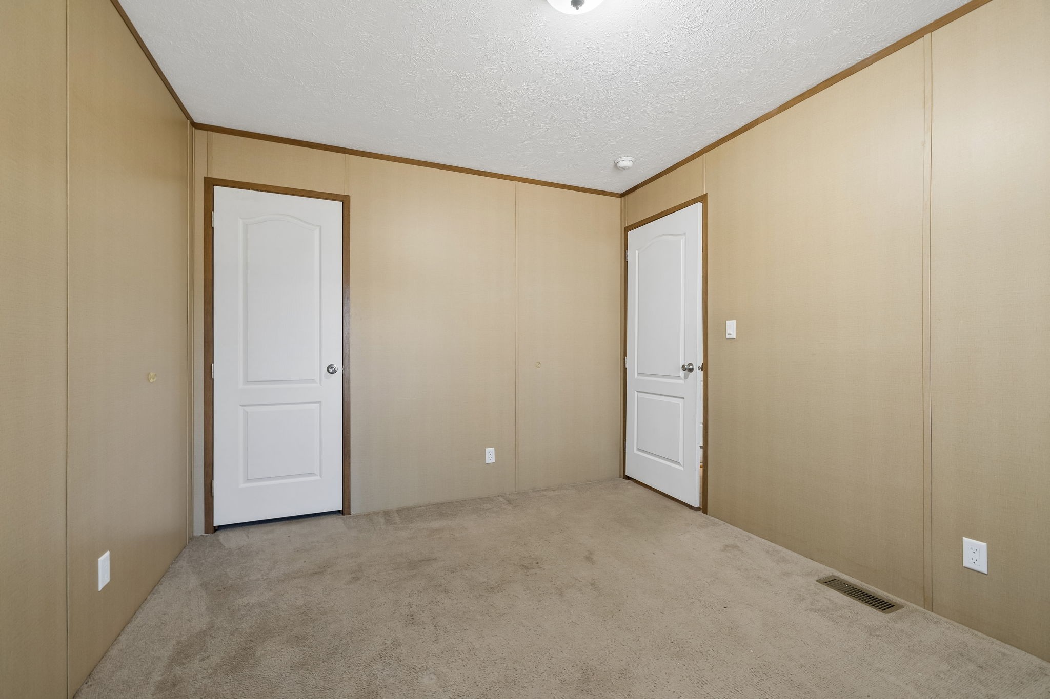 89 Poplar Dr