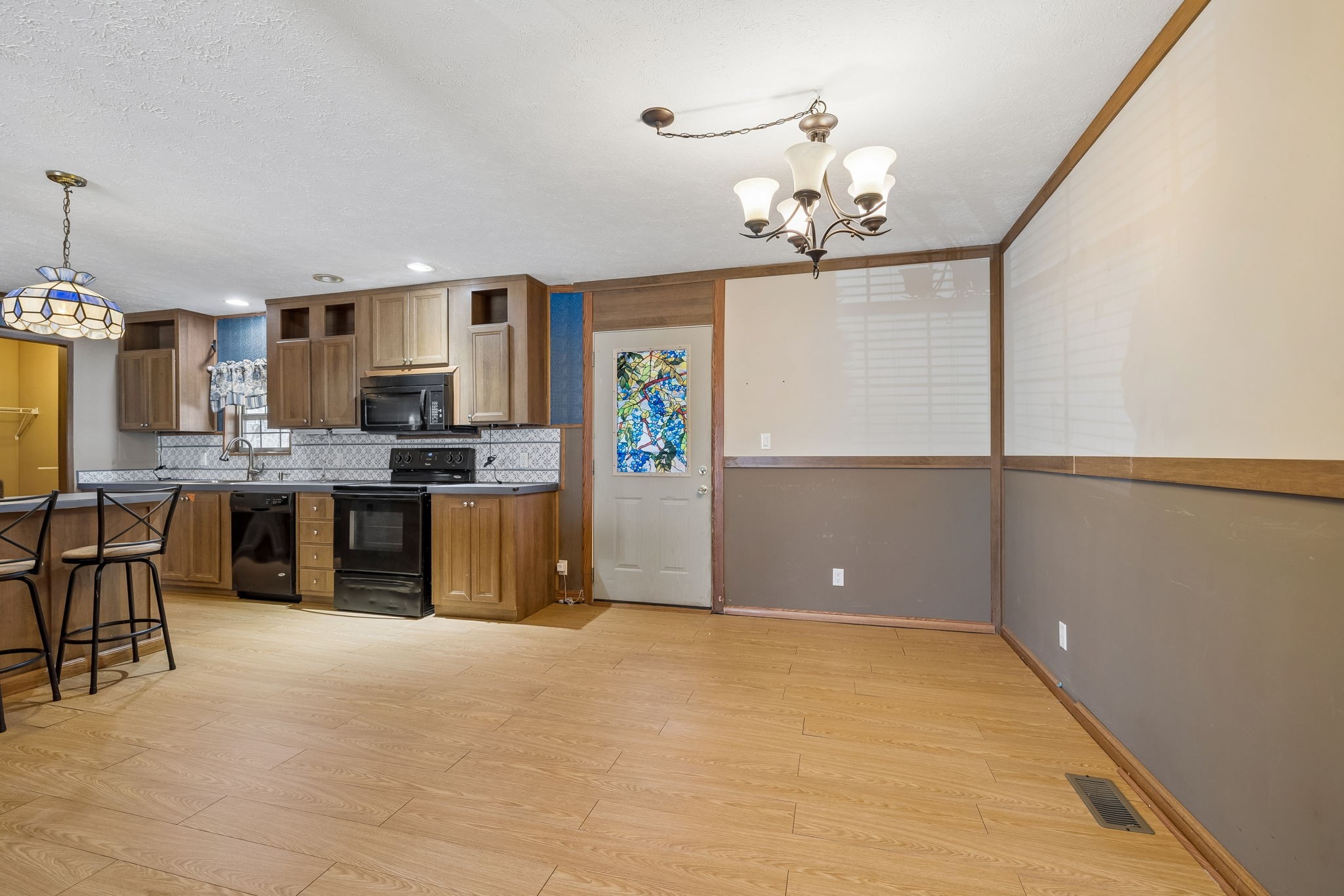 89 Poplar Dr