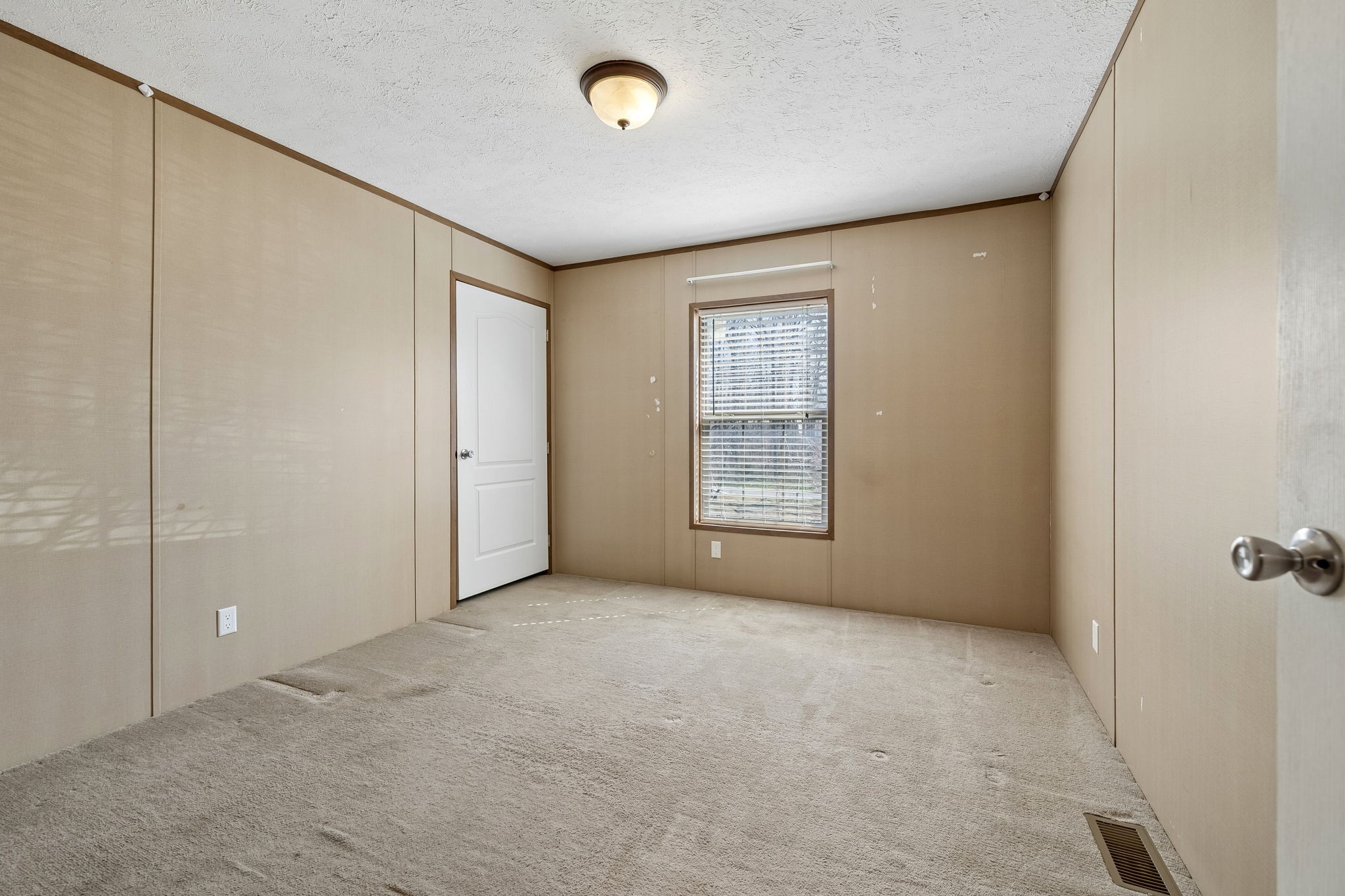 89 Poplar Dr