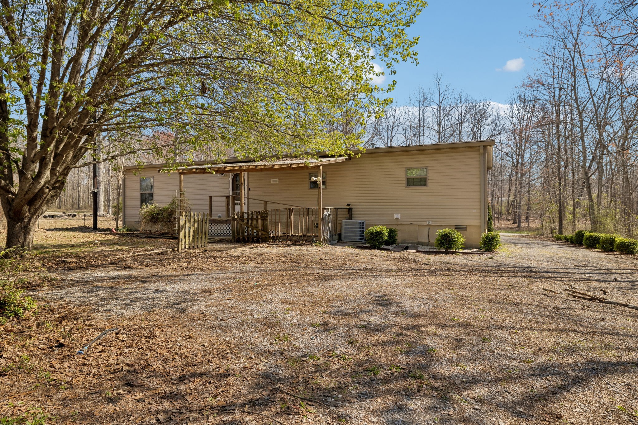 89 Poplar Dr