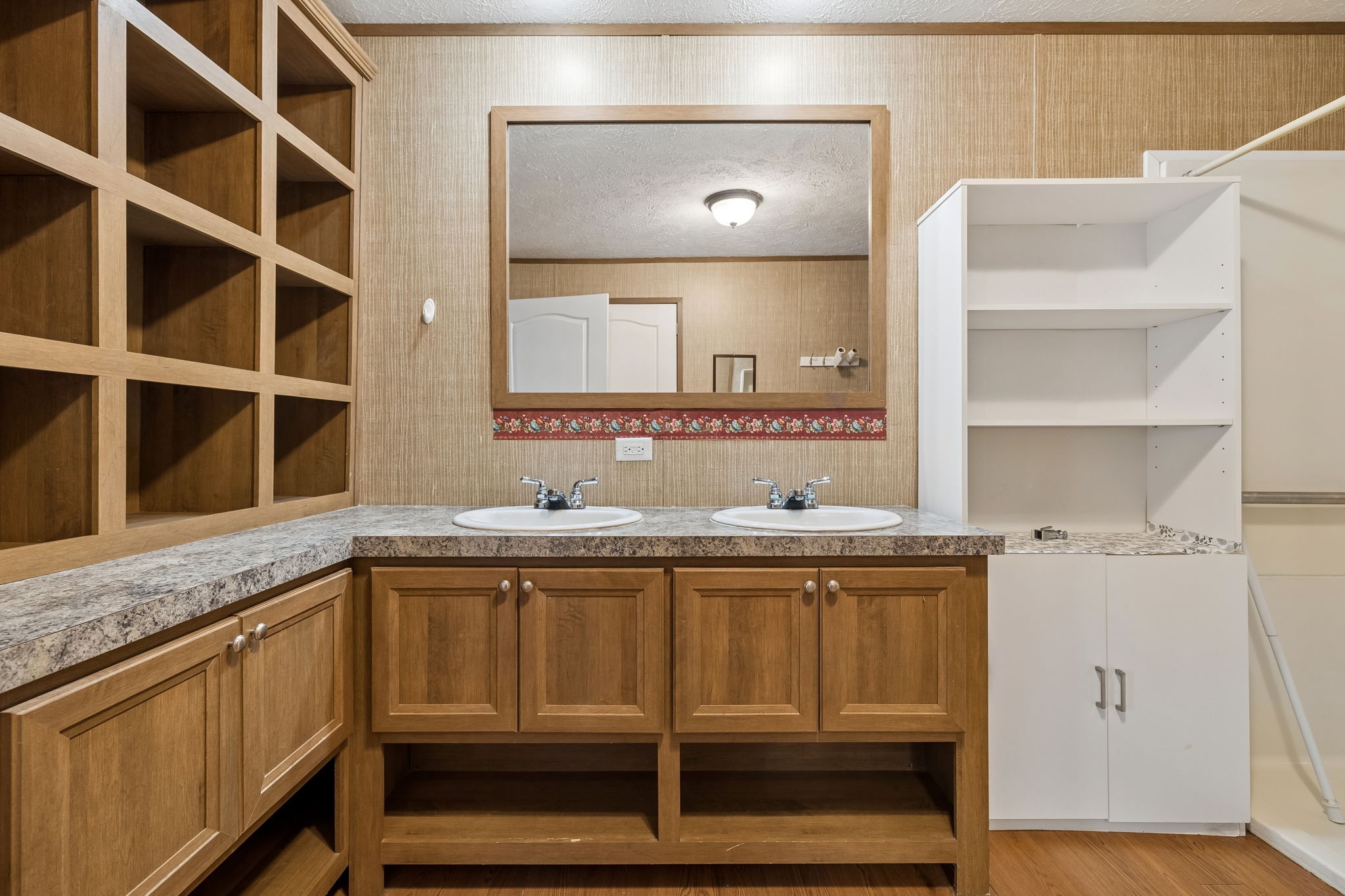 89 Poplar Dr