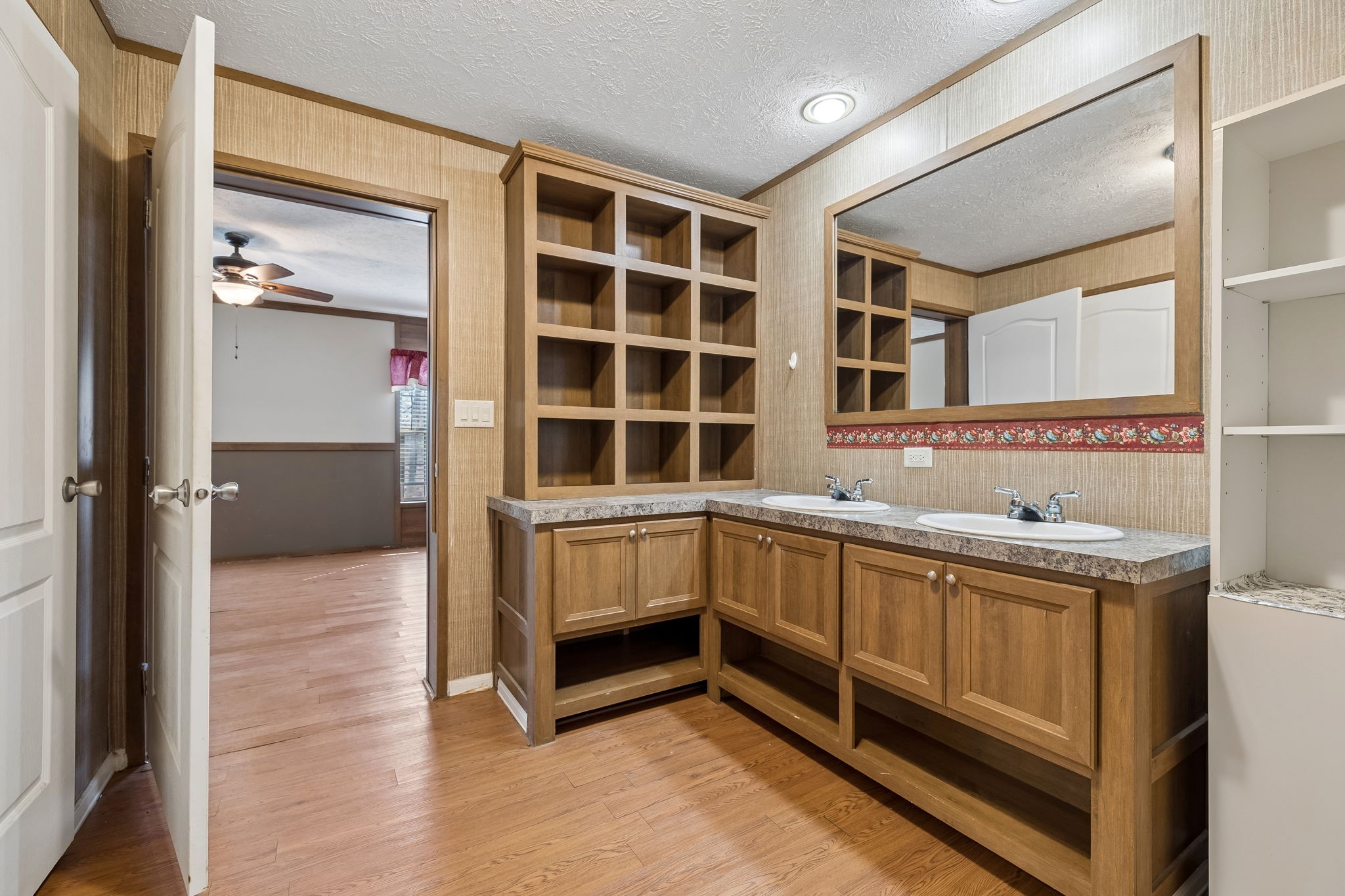 89 Poplar Dr