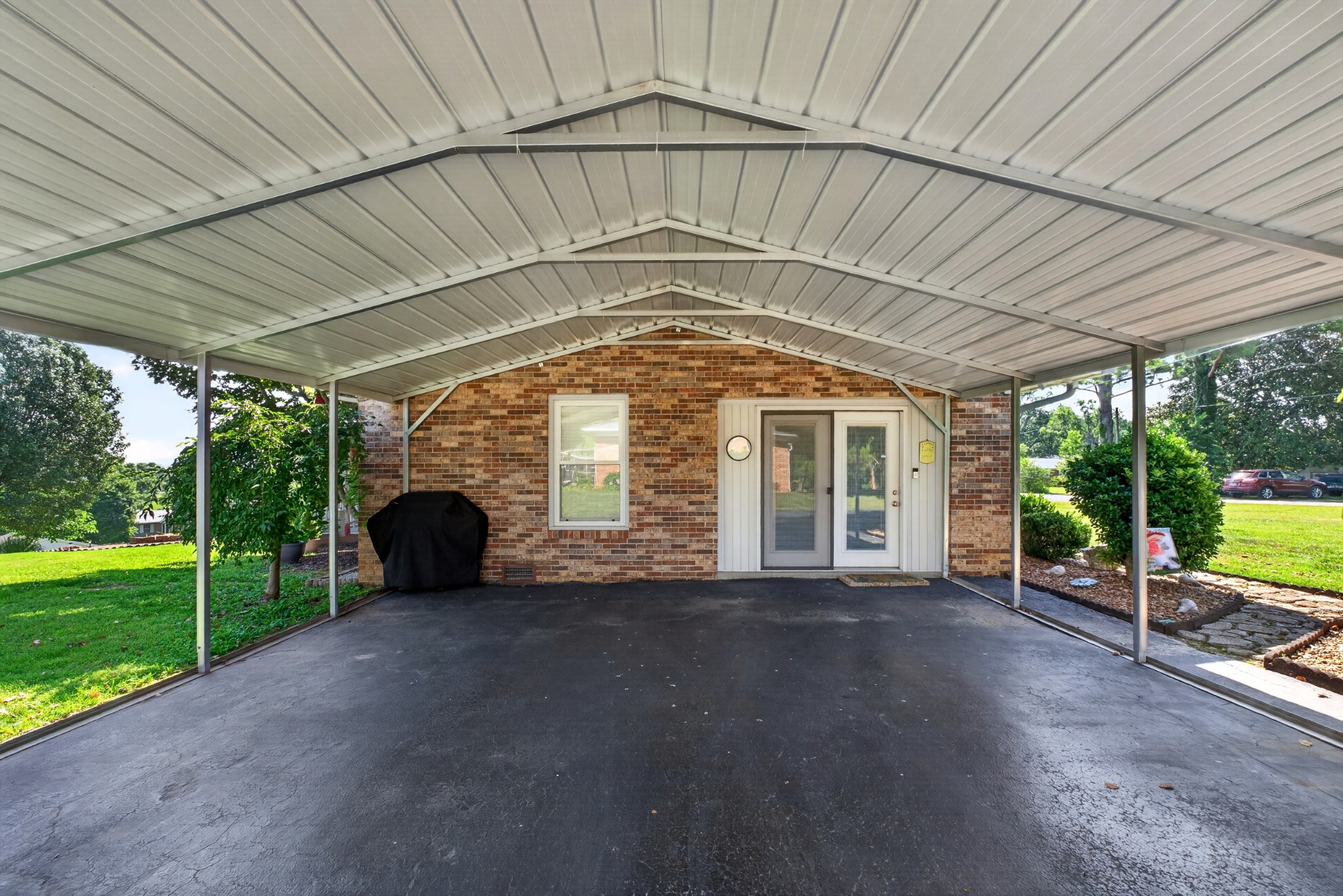 496 Sunset Dr