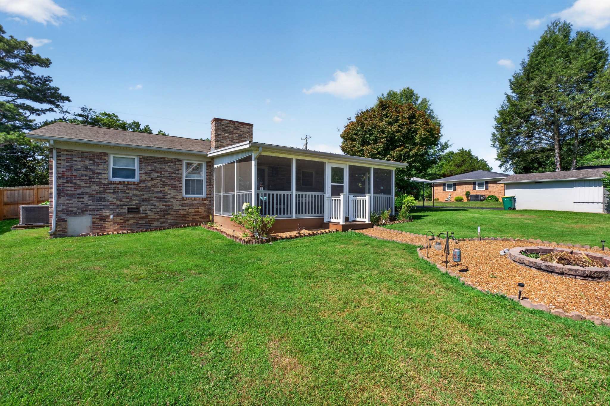 496 Sunset Dr