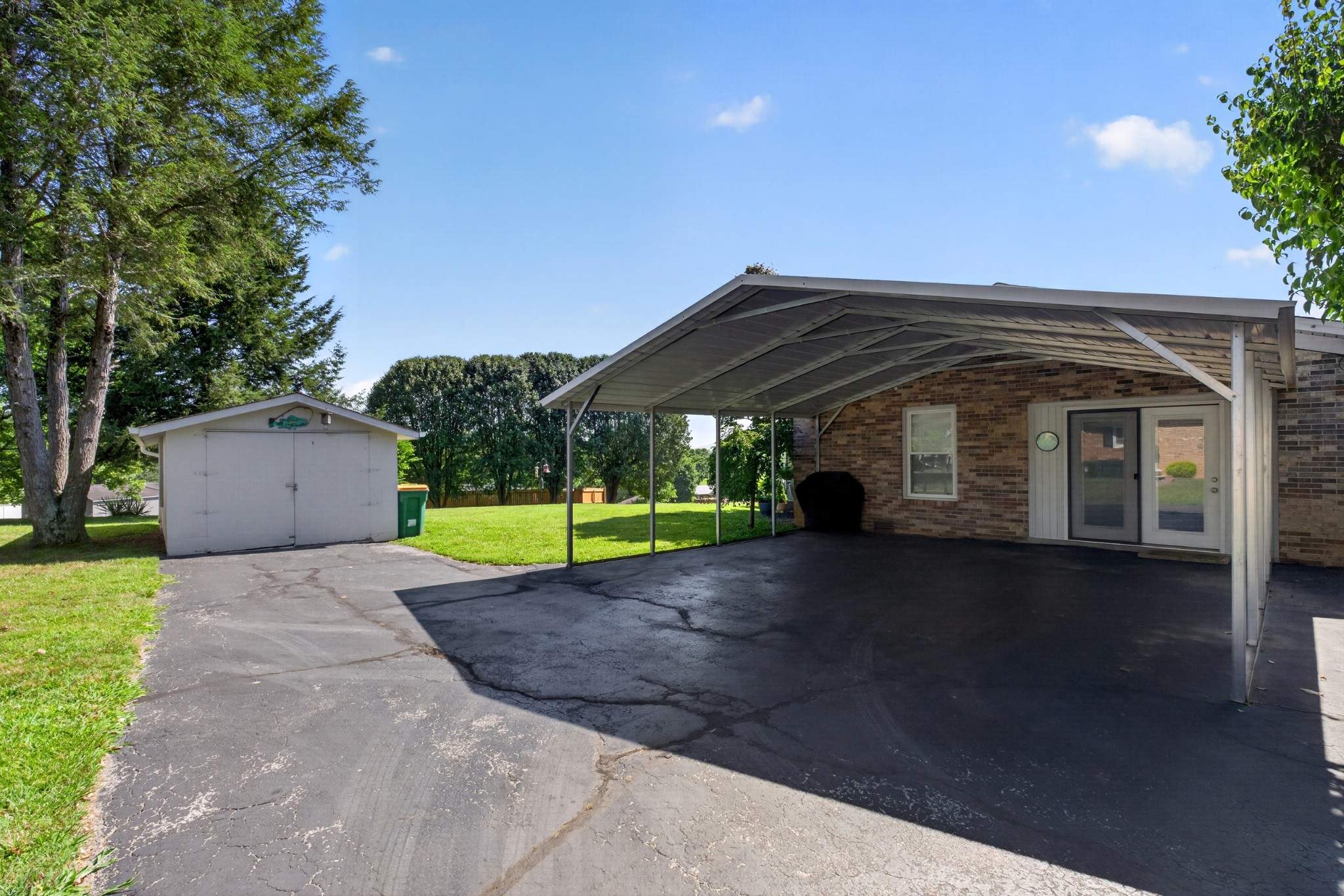 496 Sunset Dr