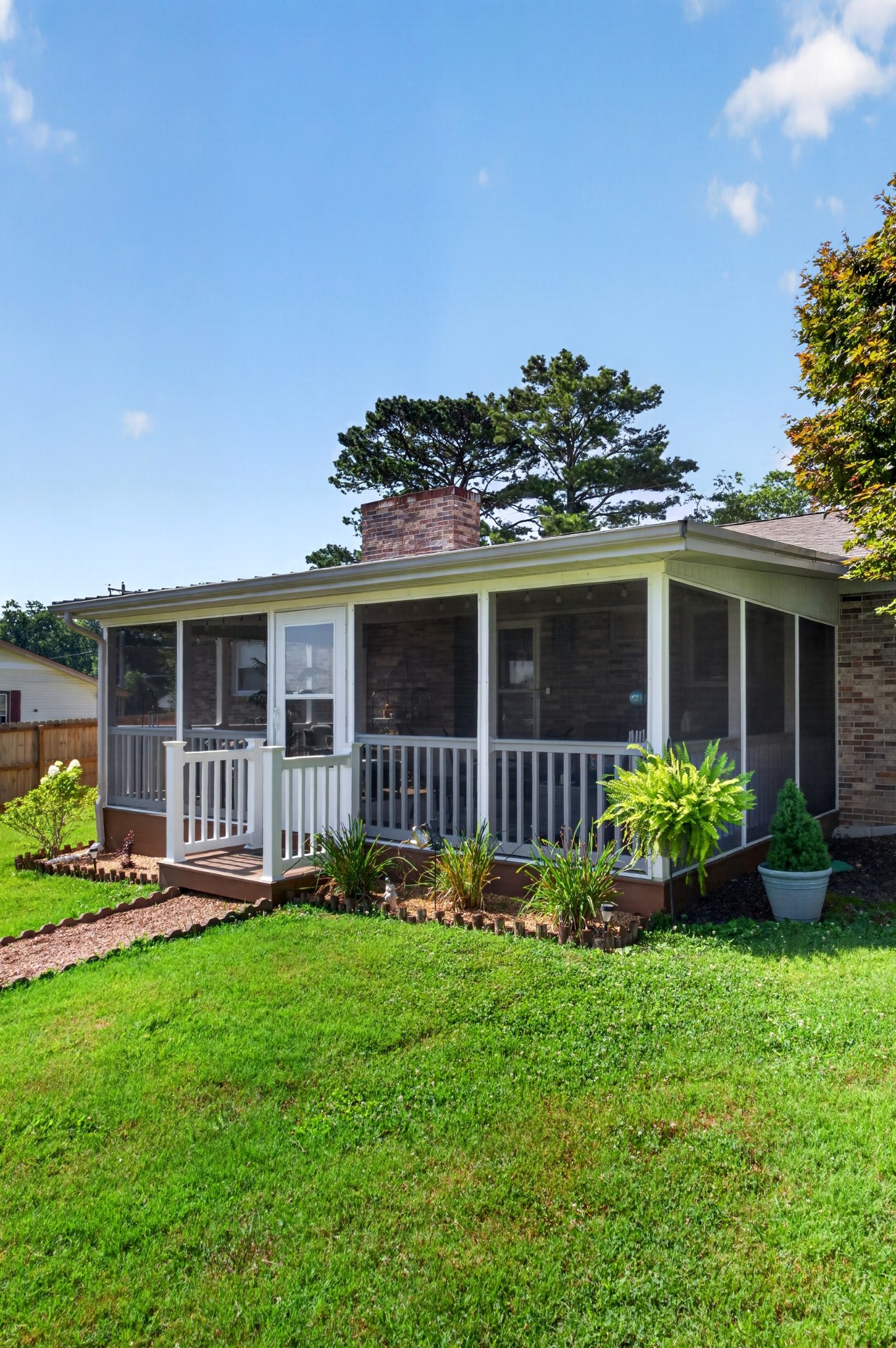 496 Sunset Dr