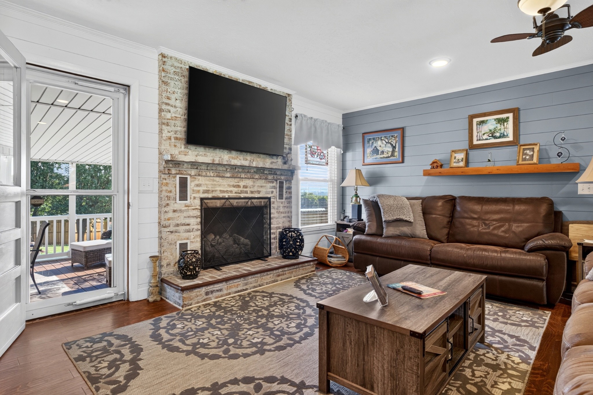 496 Sunset Dr