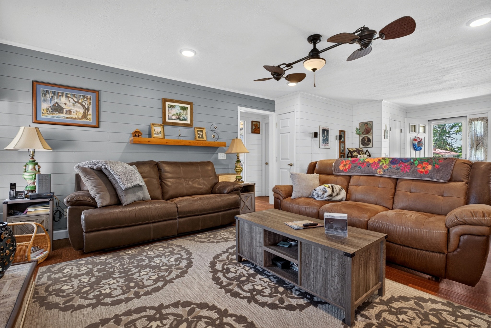 496 Sunset Dr