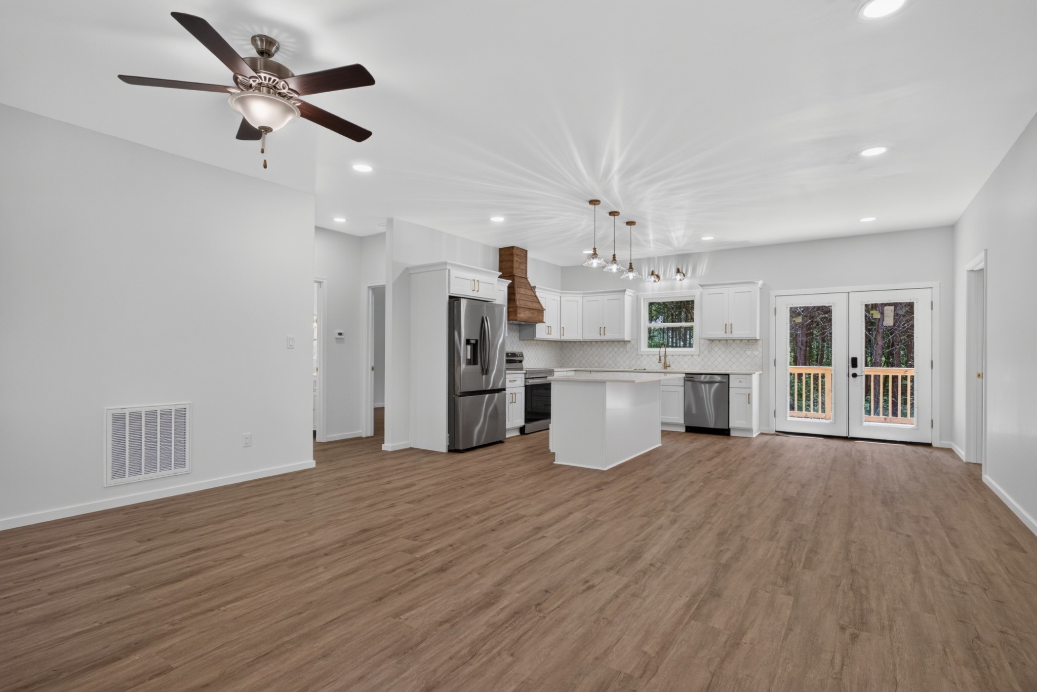 230 Hickory Ln
