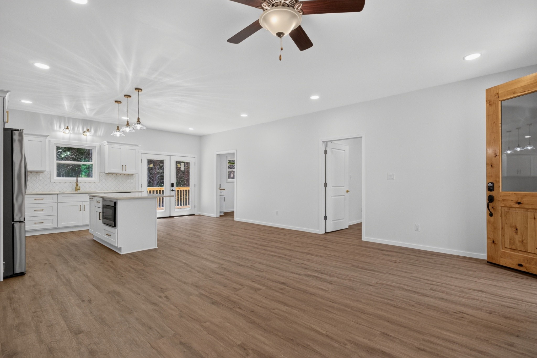 230 Hickory Ln