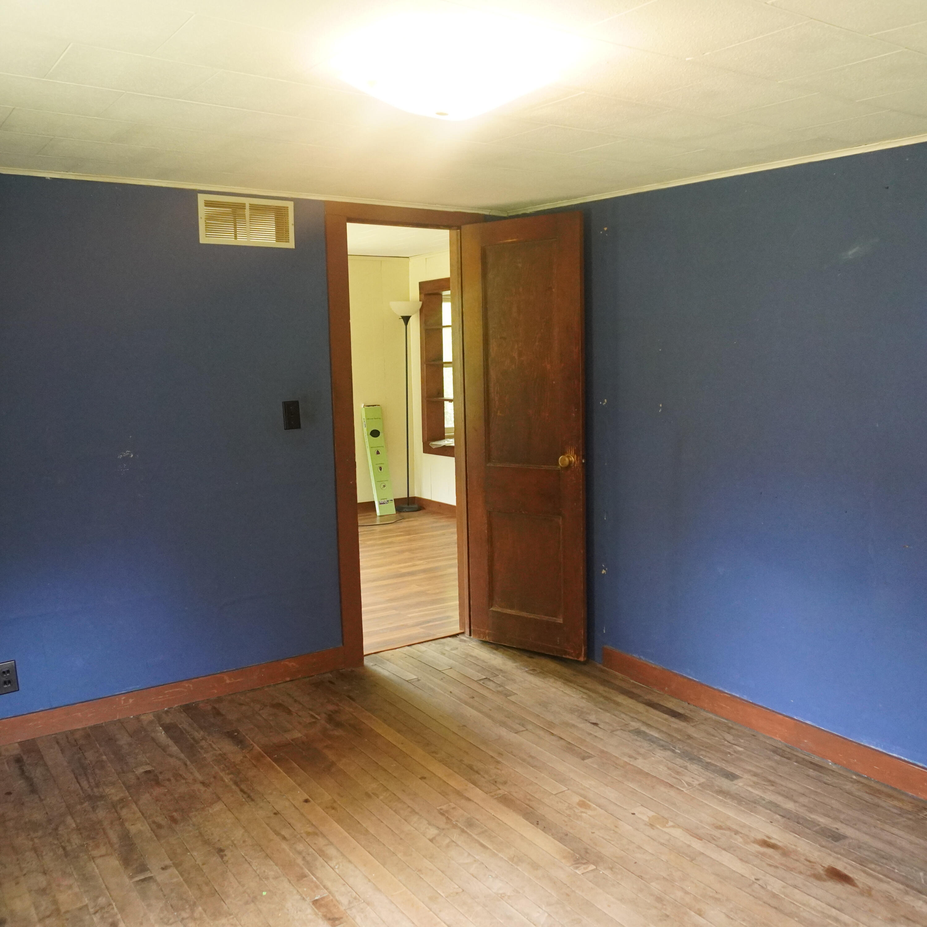 1438 South Lane