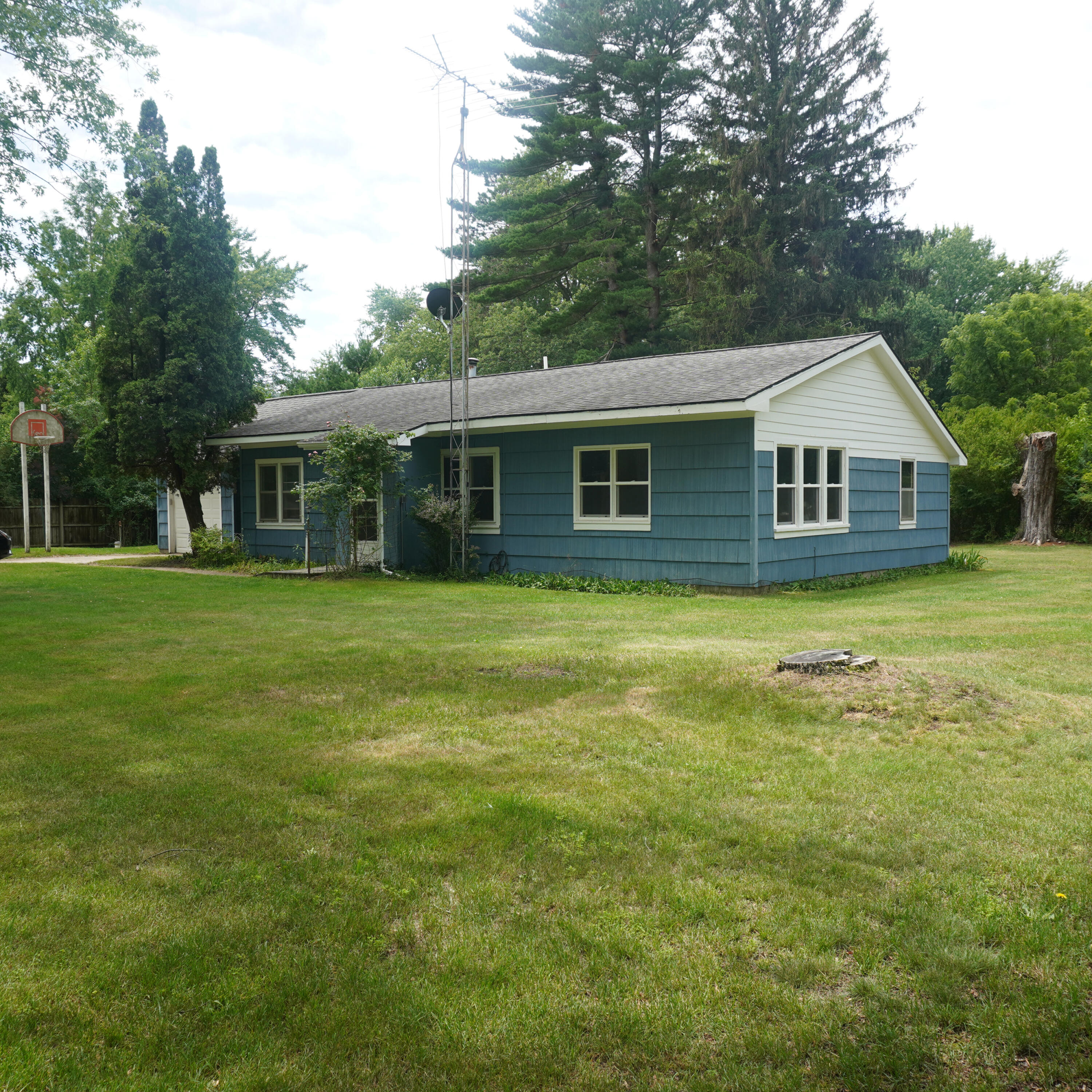 1438 South Lane