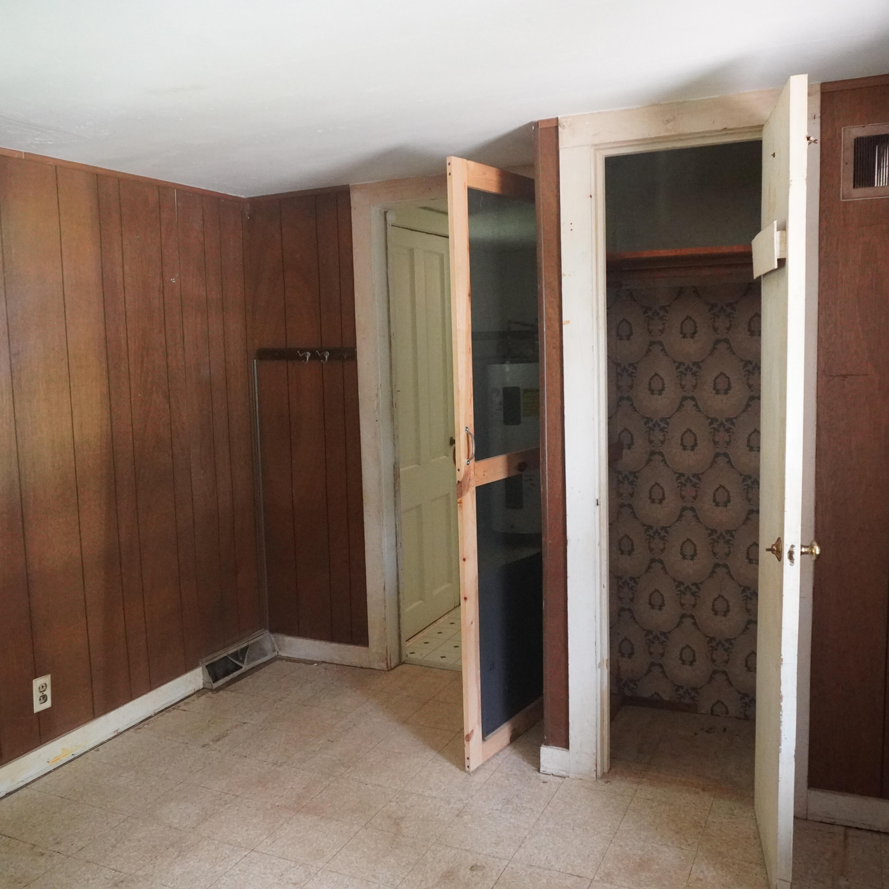 1438 South Lane