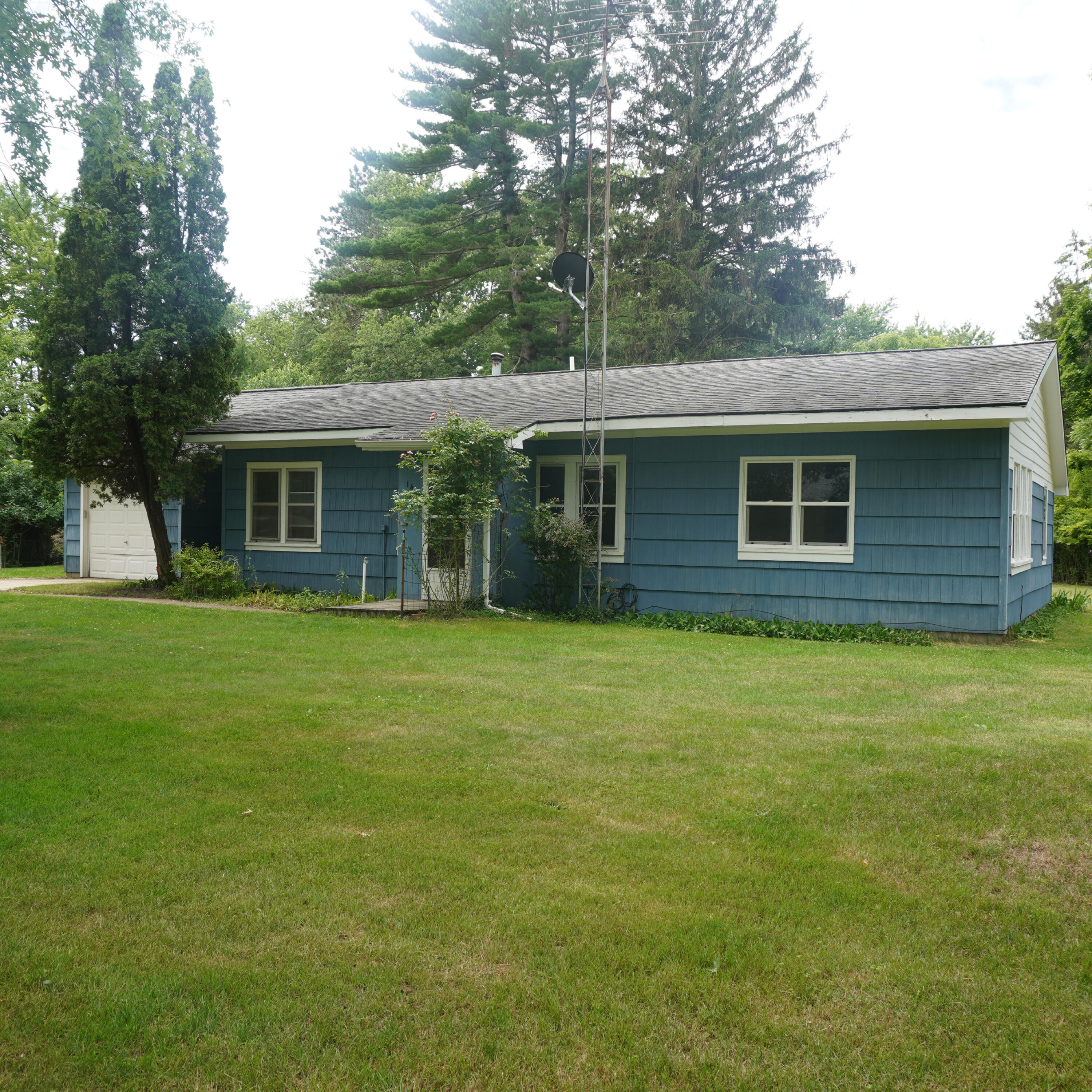 1438 South Lane