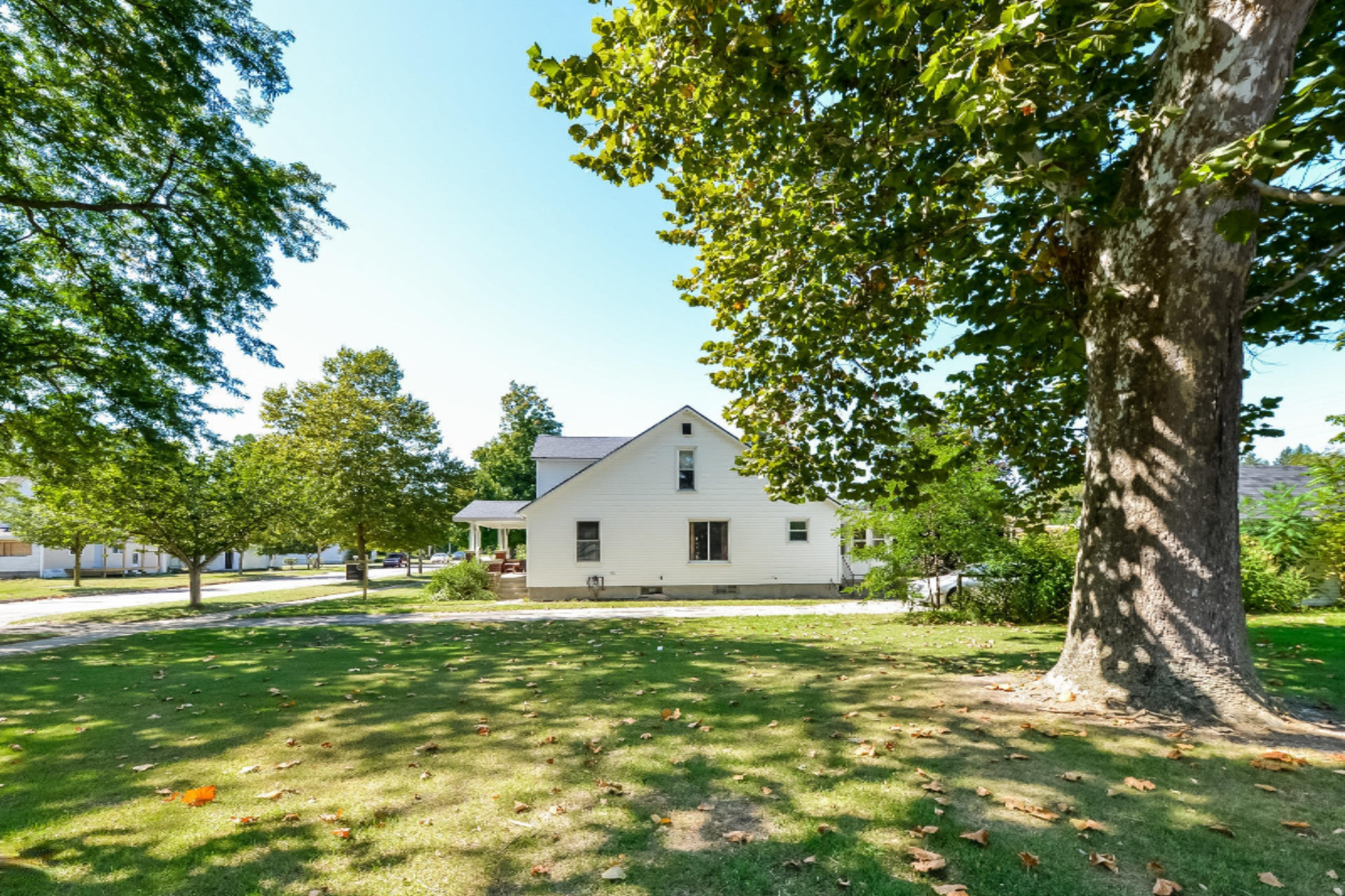 116 W Fennville Street