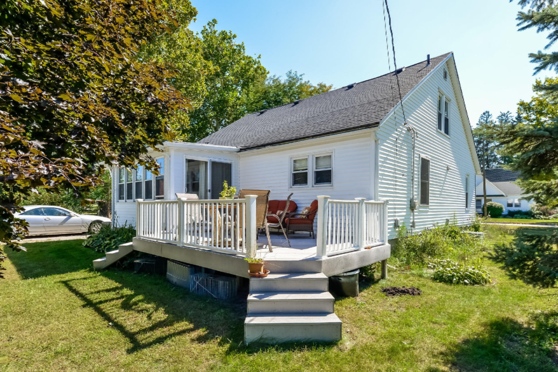 116 W Fennville Street