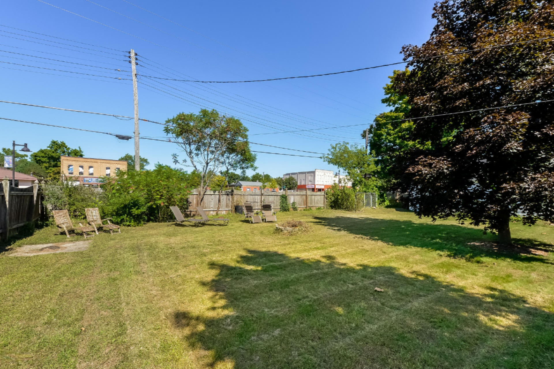 116 W Fennville Street