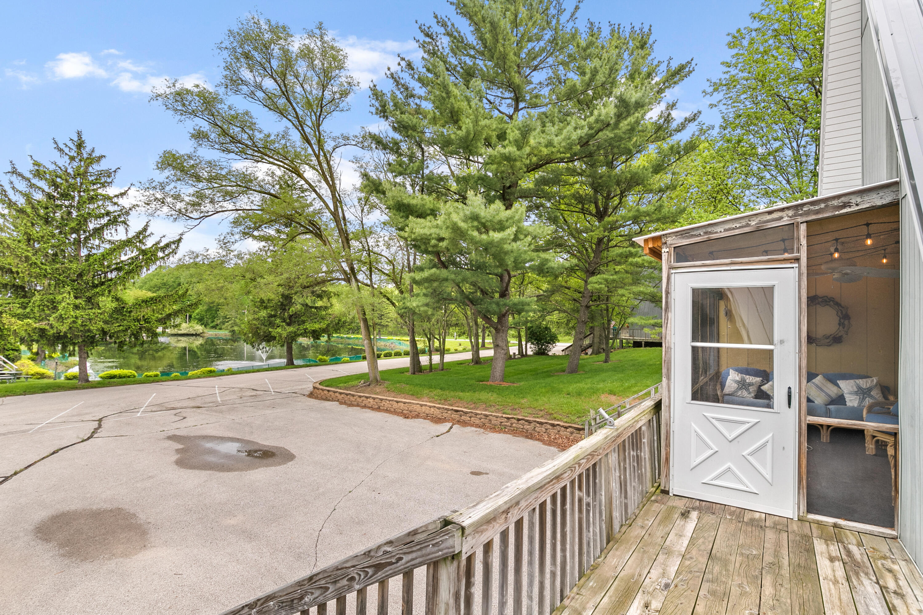 5340 Notre Dame Avenue, 101