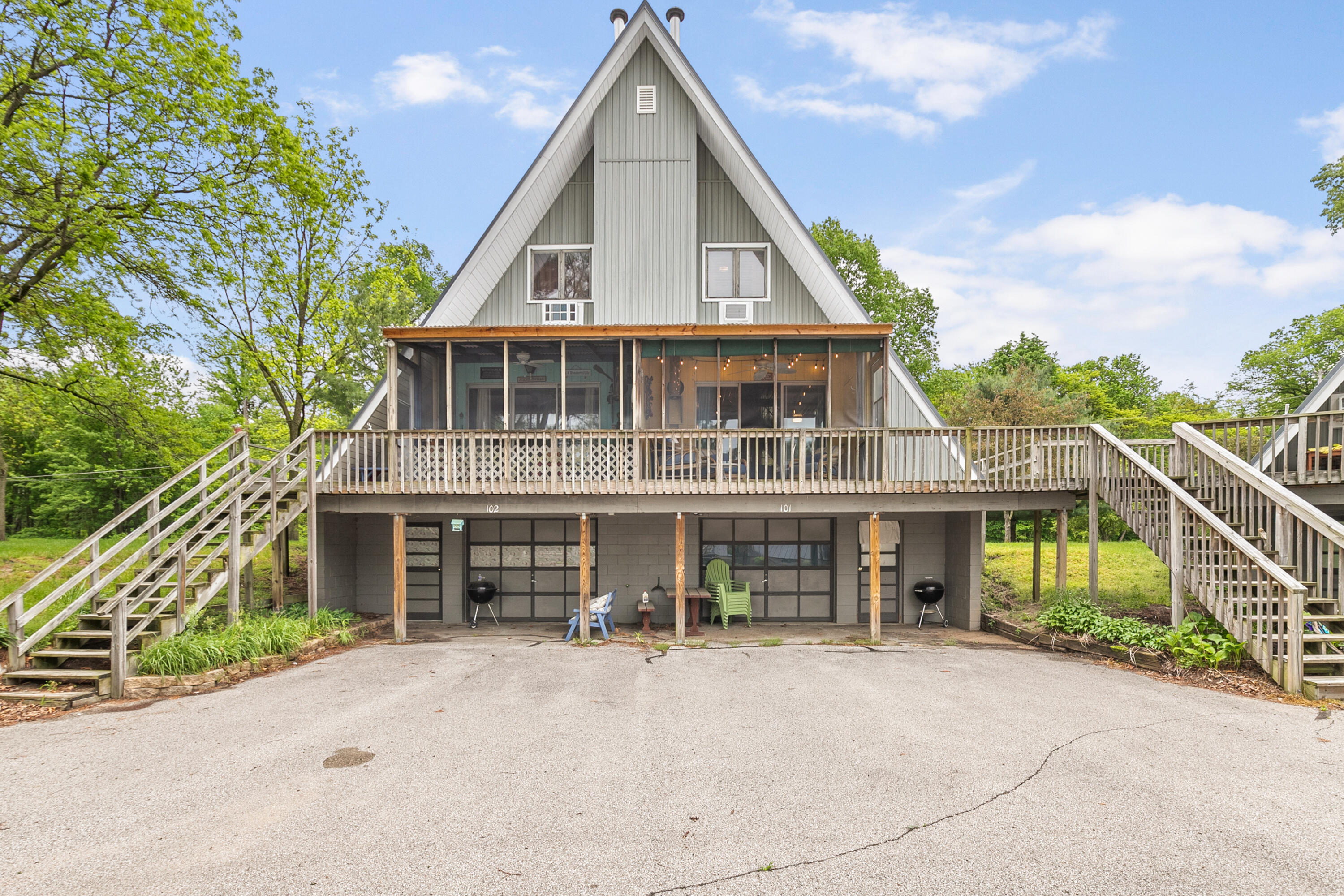 5340 Notre Dame Avenue, 101