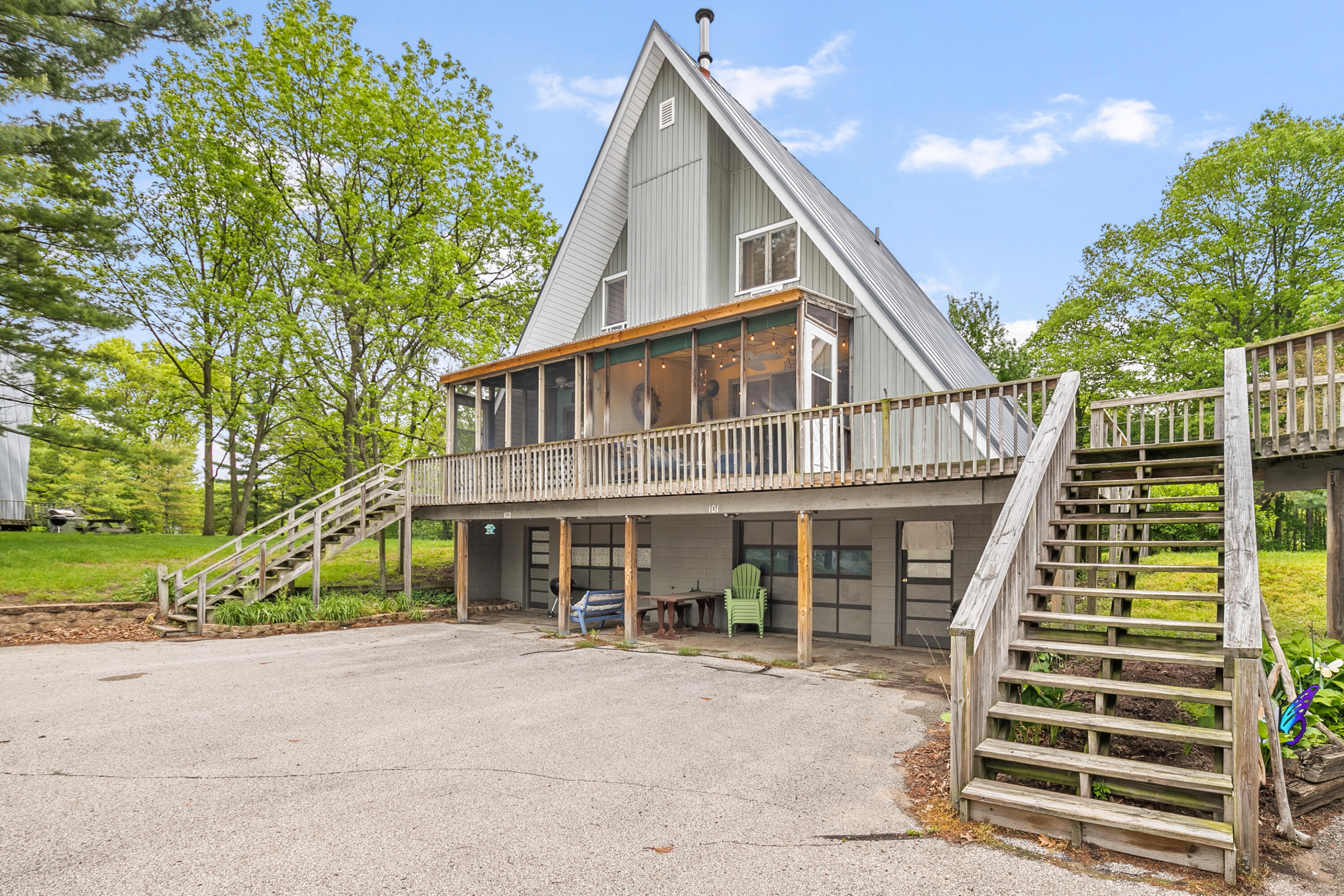 5340 Notre Dame Avenue, 101