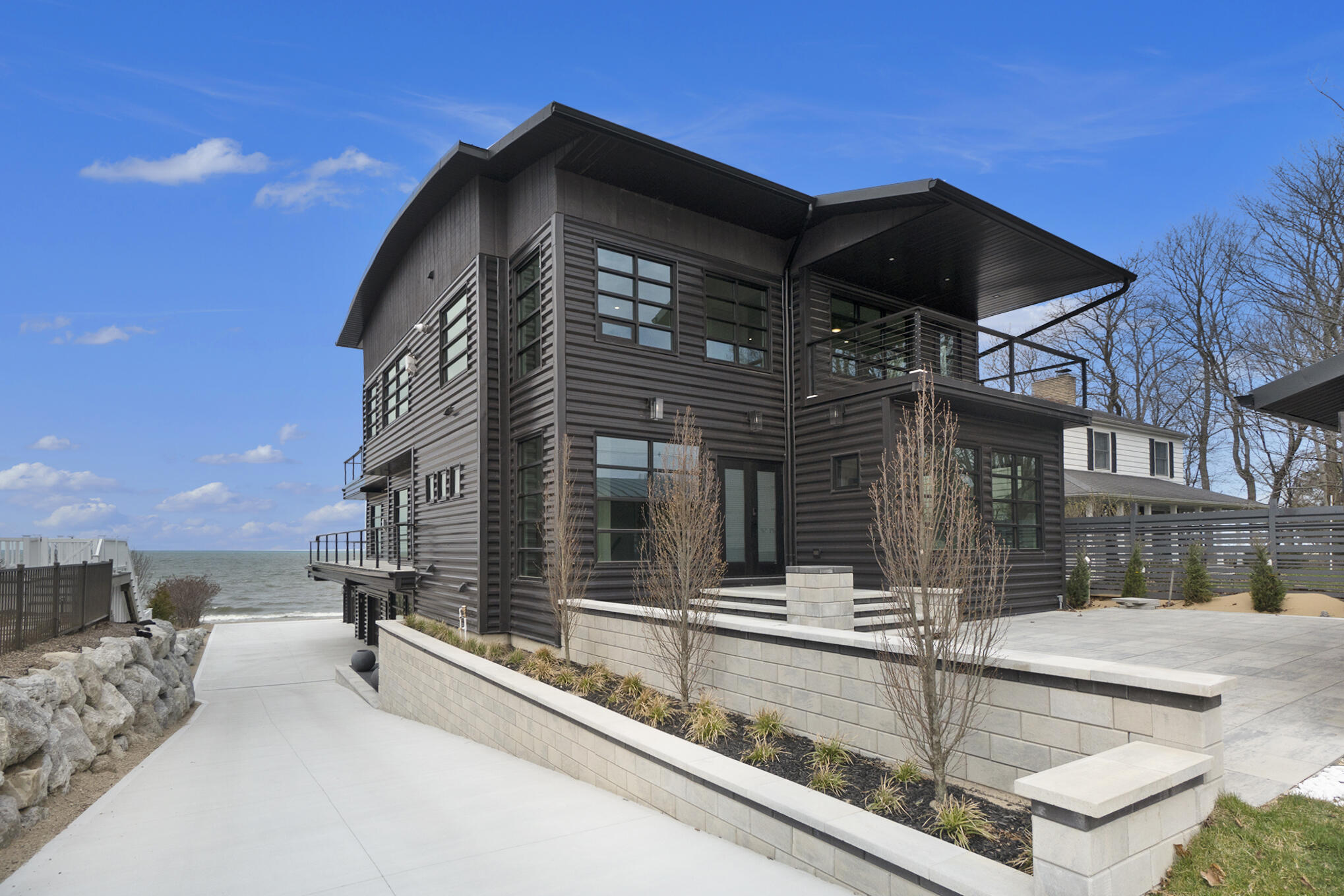 443 North Shore Drive