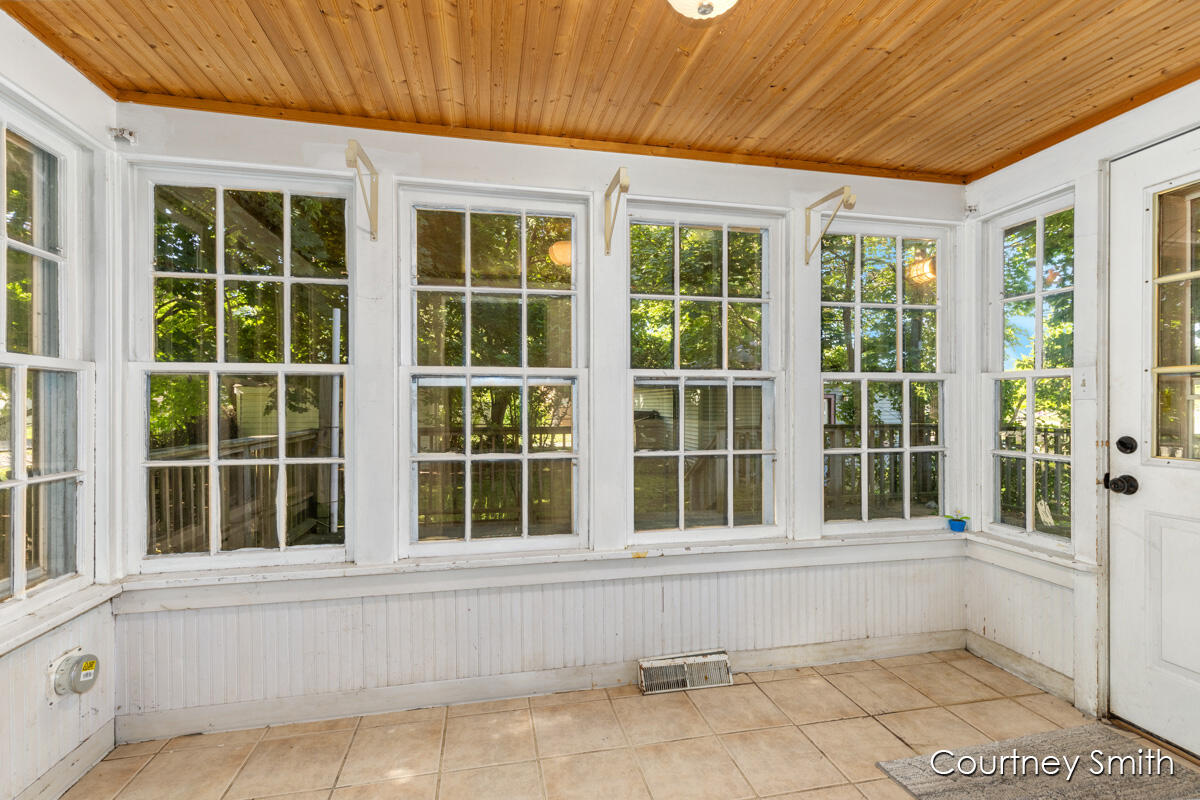 1103 W Southern Avenue