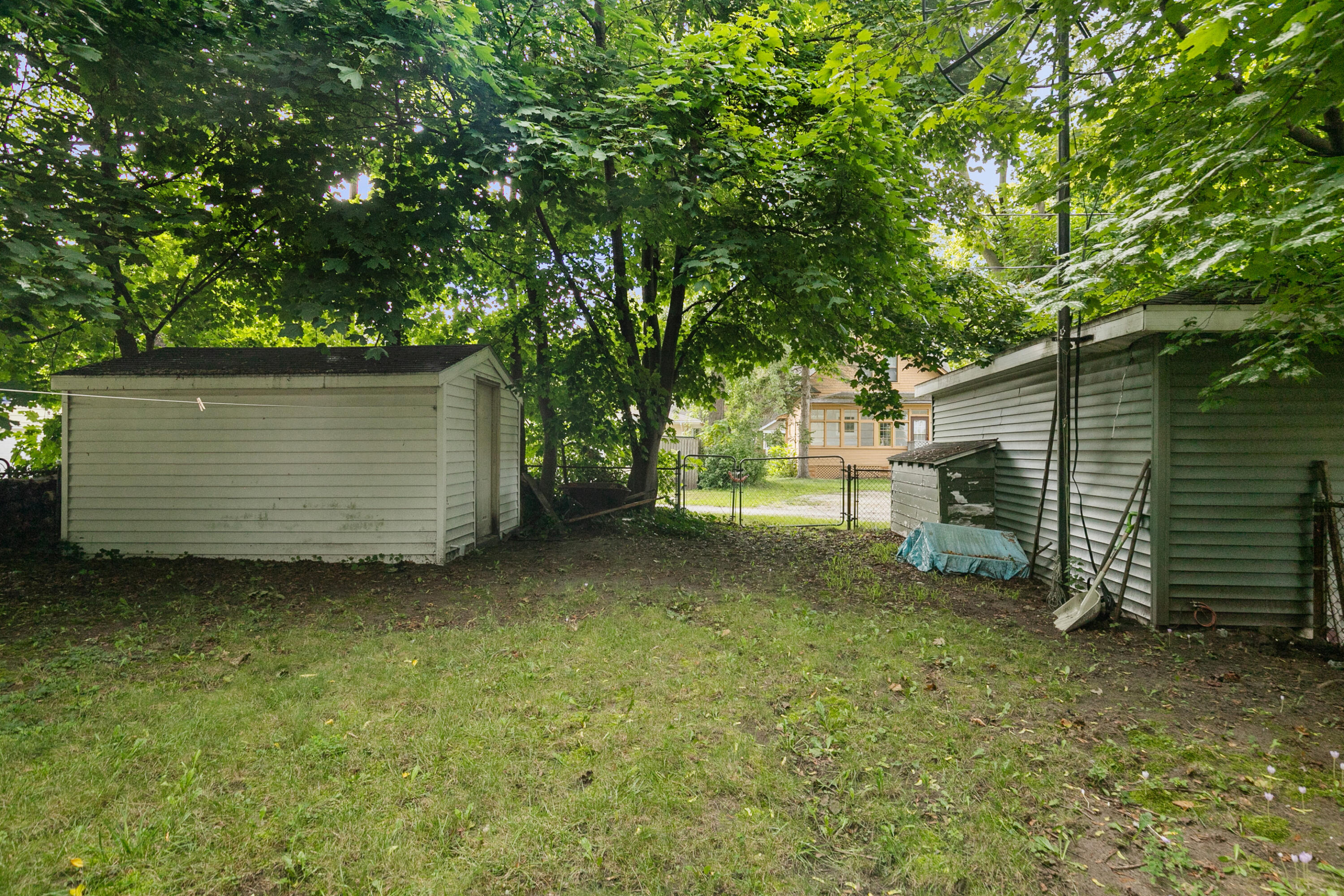 1103 W Southern Avenue