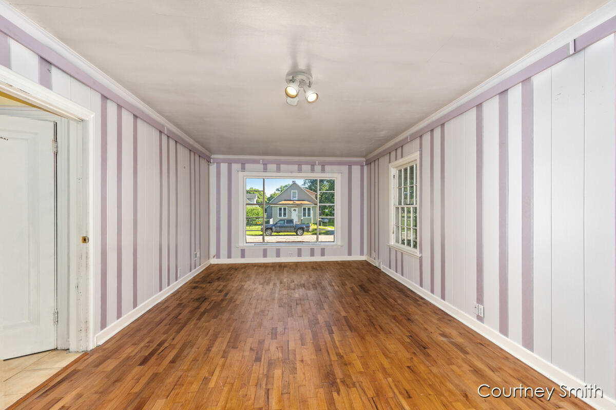 1103 W Southern Avenue