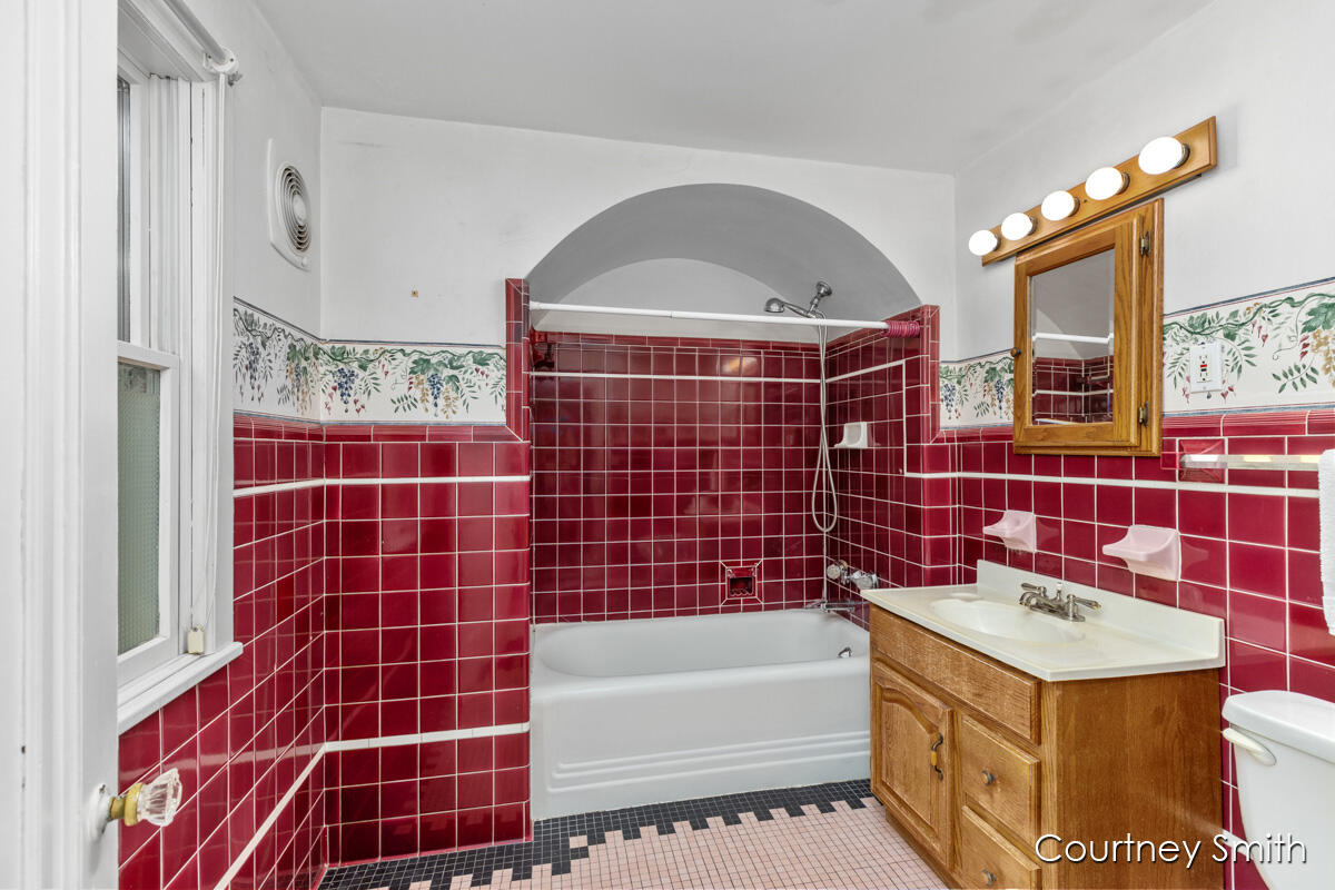 1103 W Southern Avenue