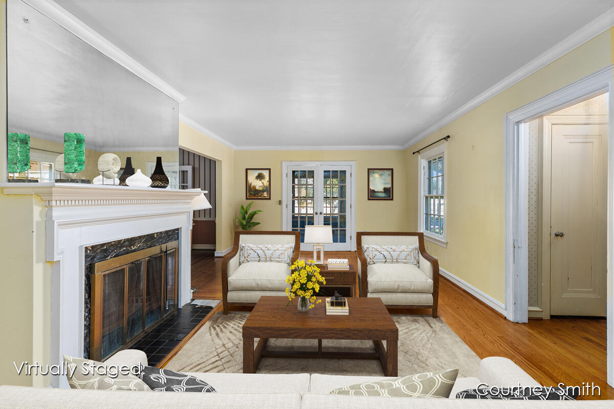 1103 W Southern Avenue