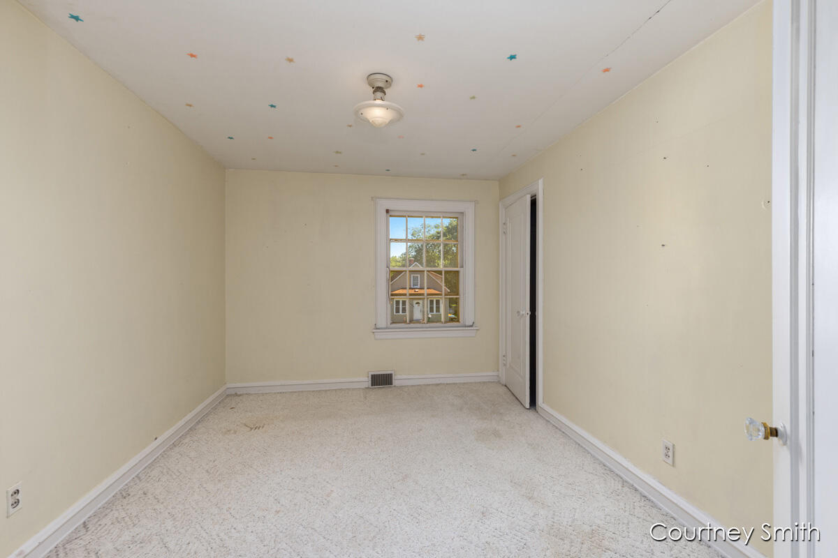 1103 W Southern Avenue