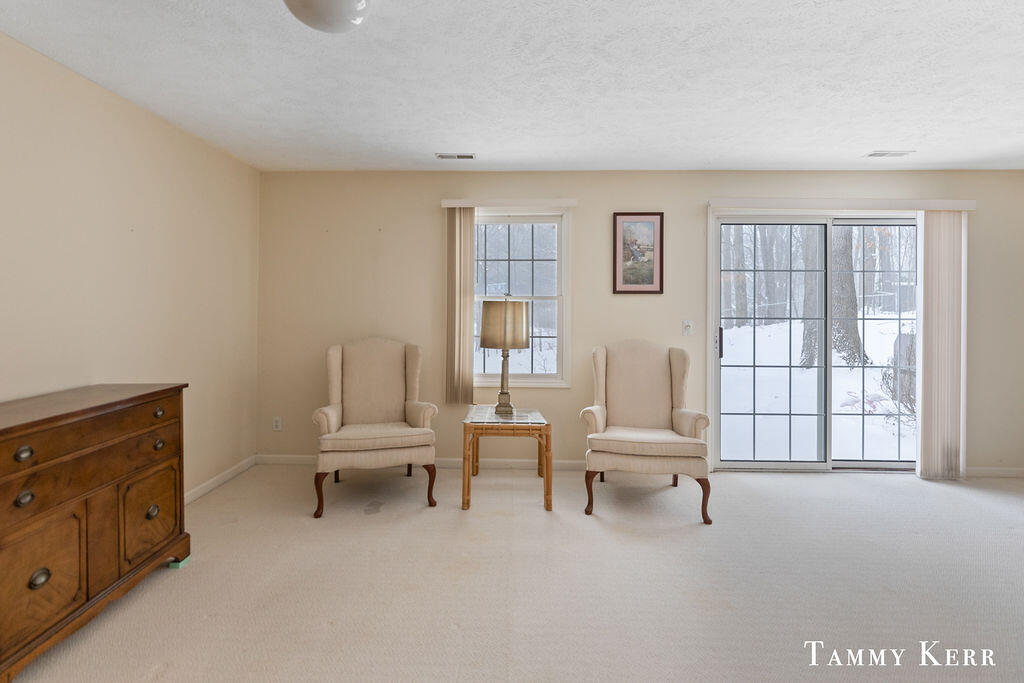 433 Amity Street, 3