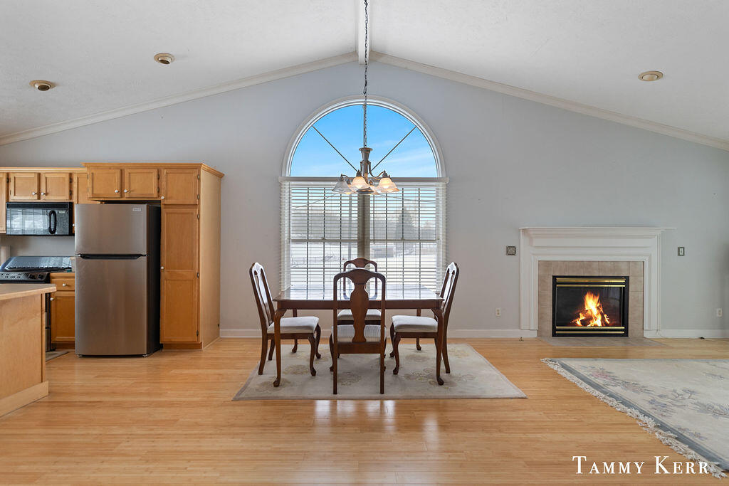 433 Amity Street, 3