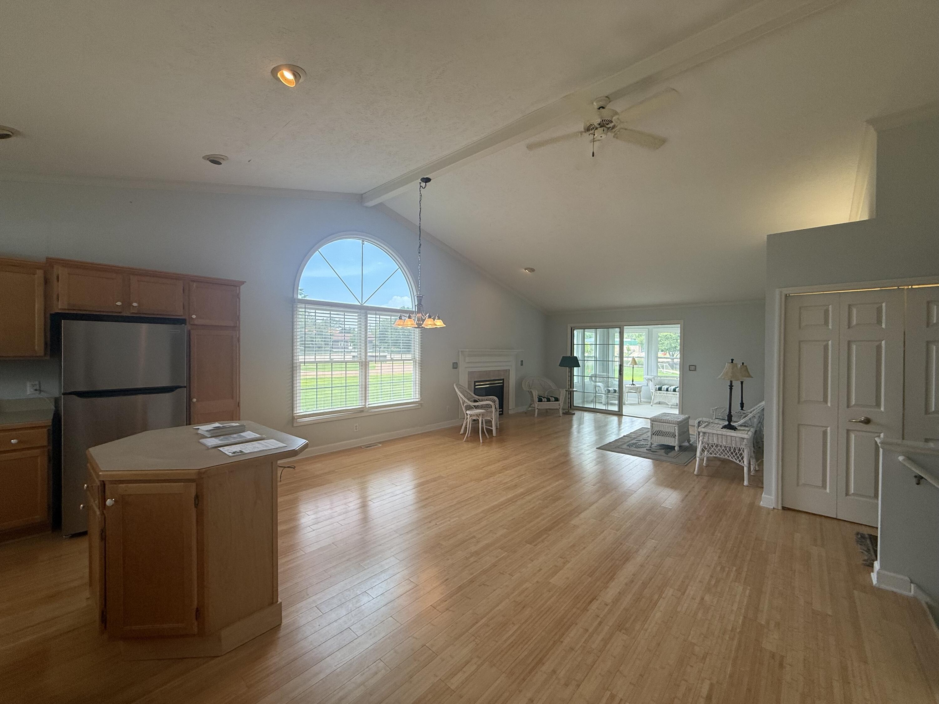 433 Amity Street, 3