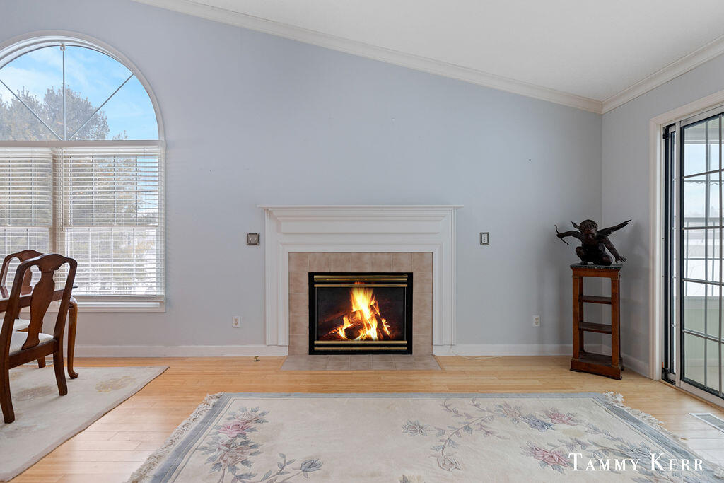 433 Amity Street, 3