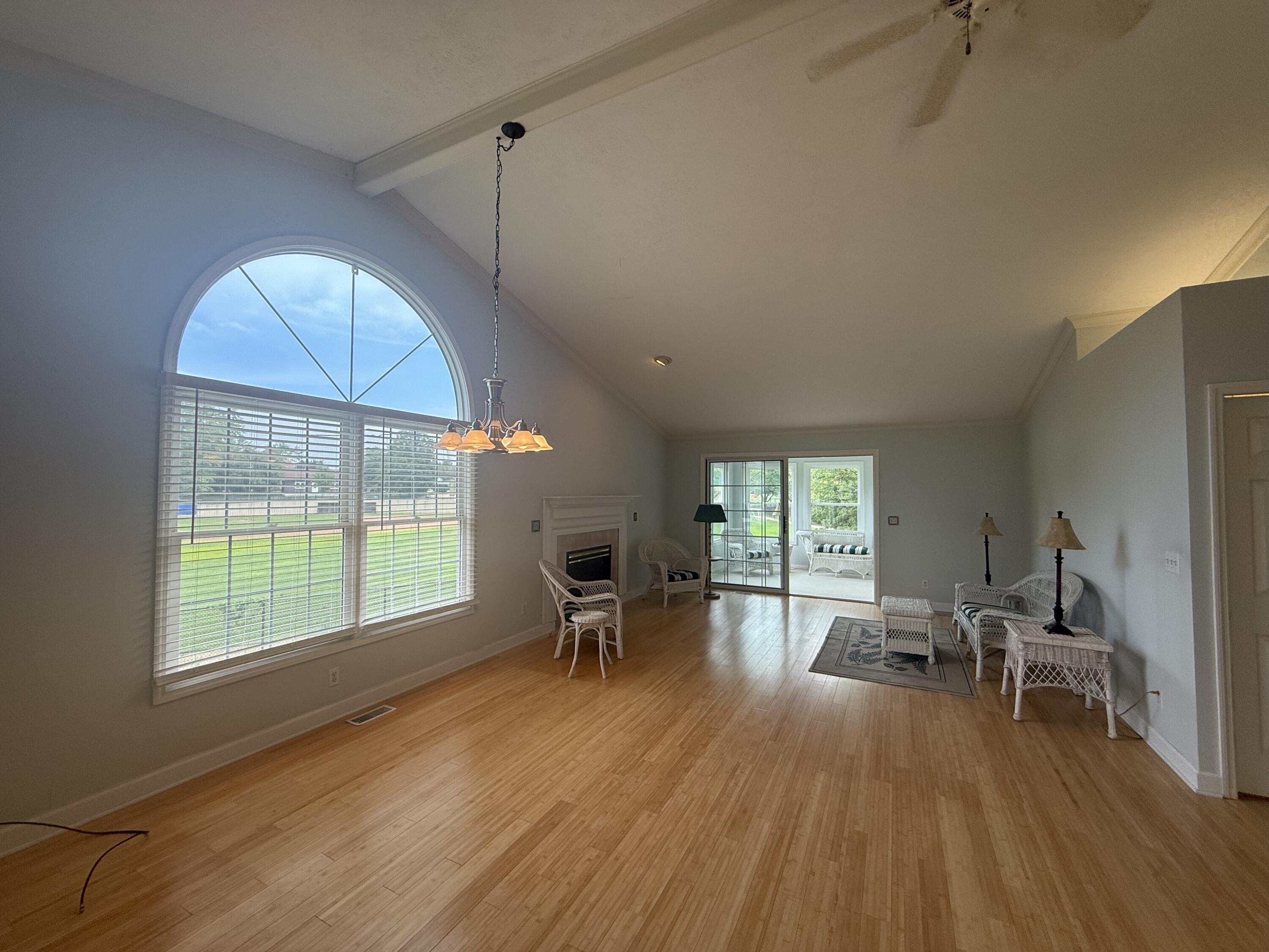 433 Amity Street, 3