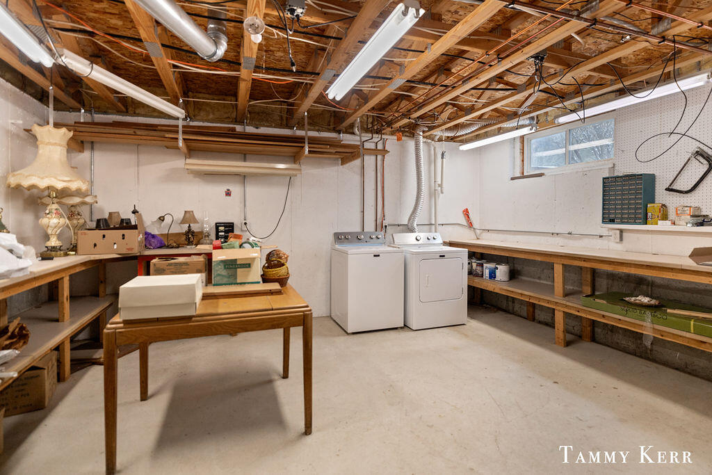 433 Amity Street, 3