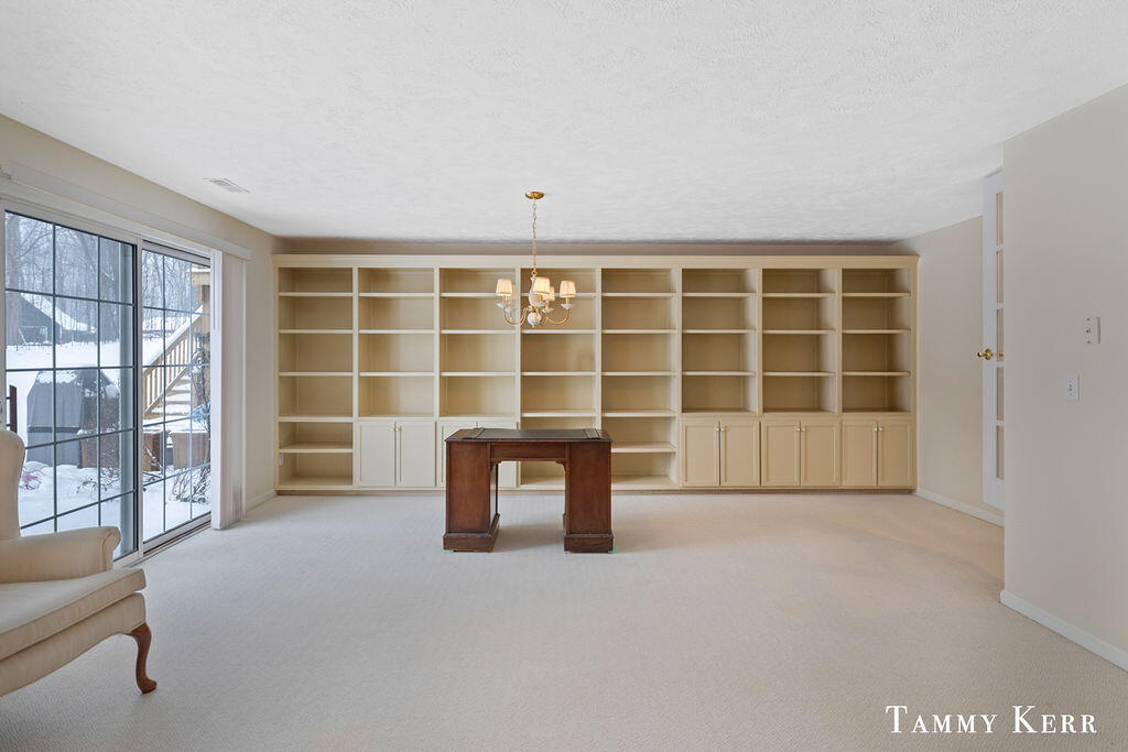 433 Amity Street, 3