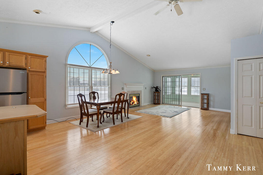 433 Amity Street, 3