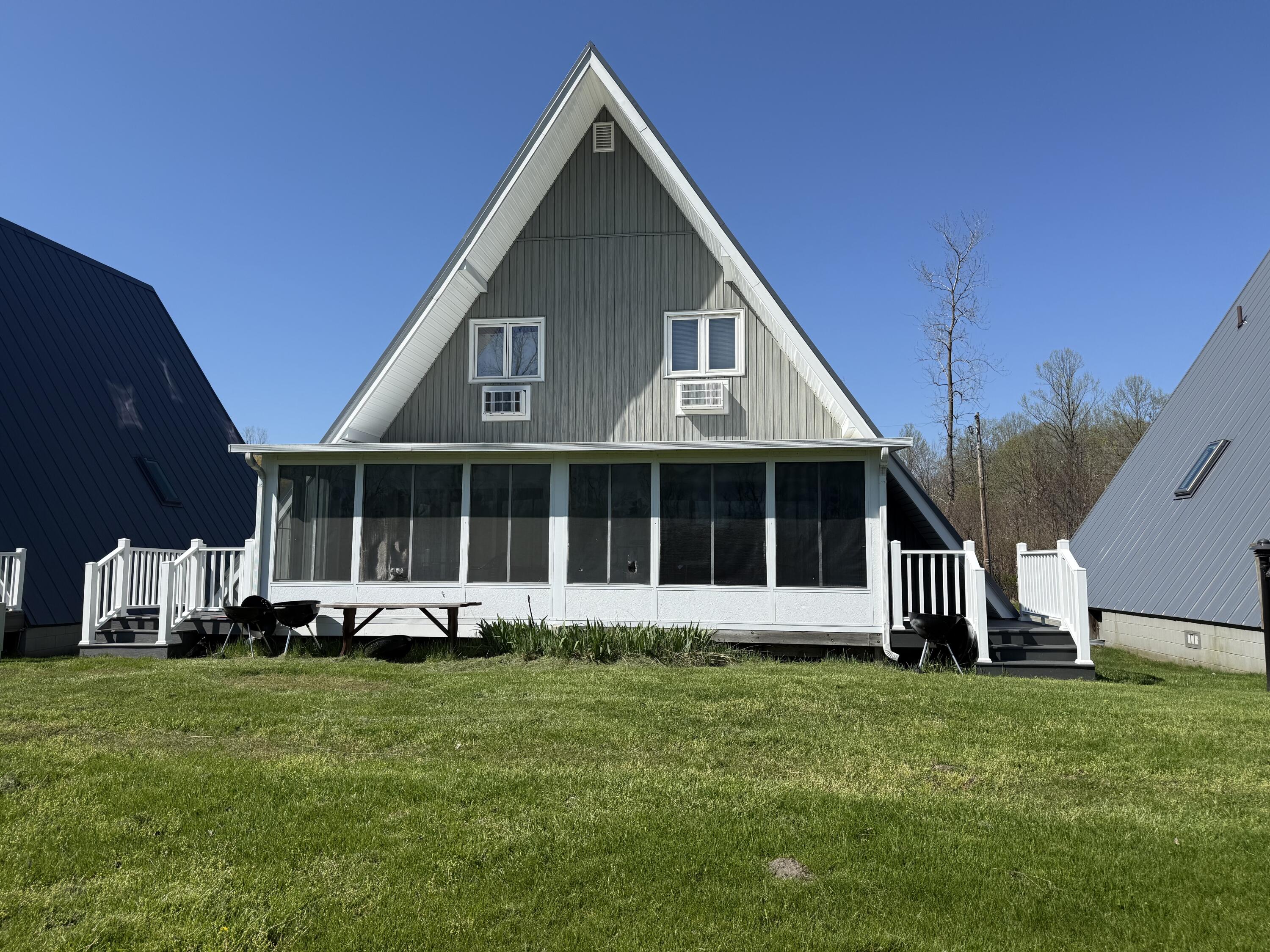 5340 Notre Dame Avenue, 58