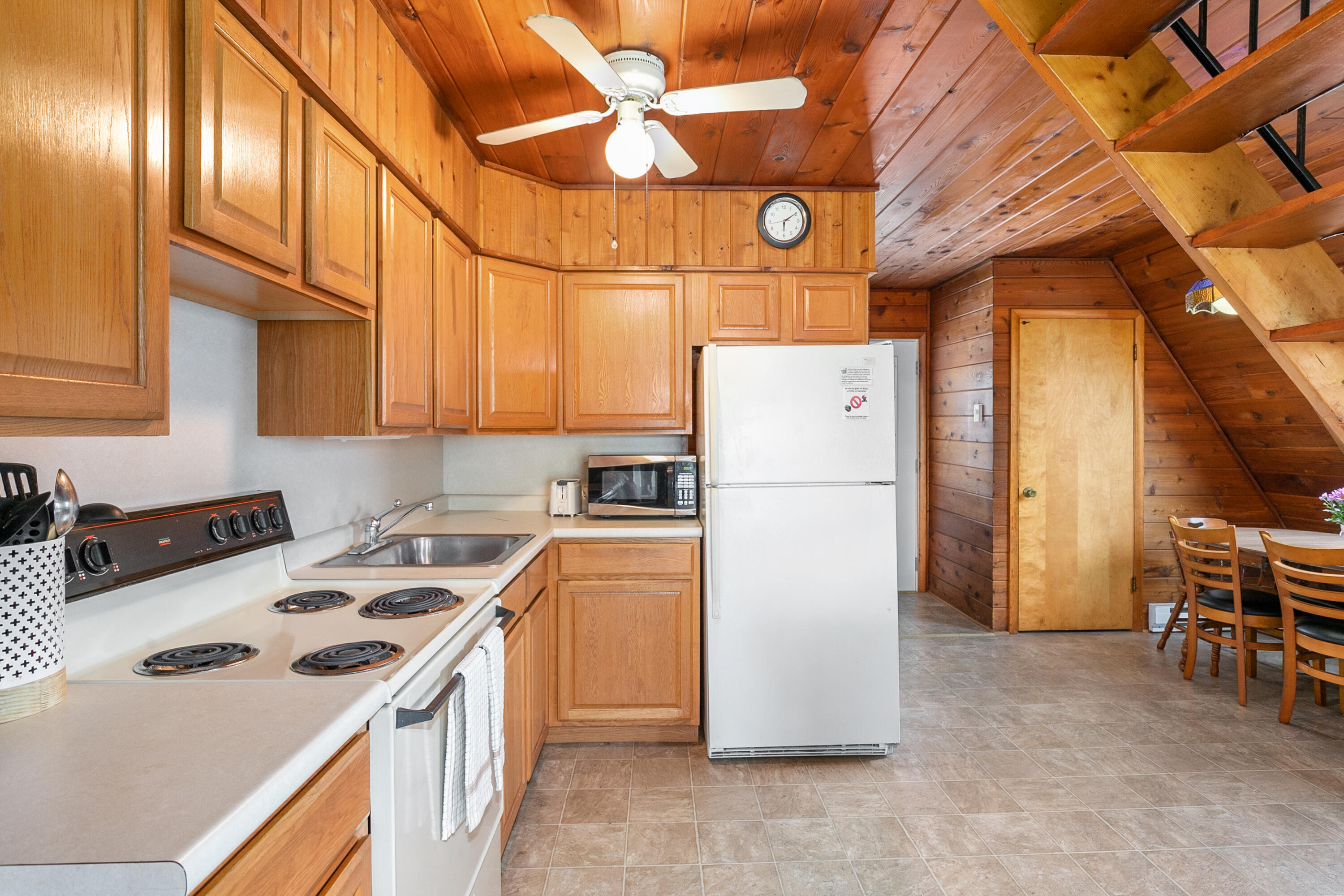 5340 Notre Dame Avenue, 58