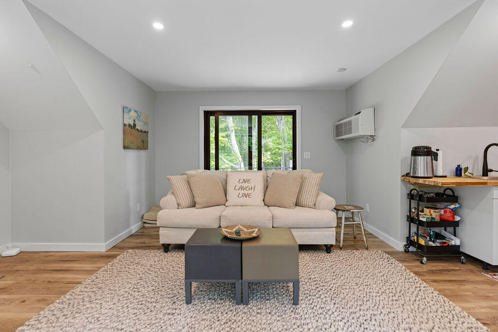 582 Campbell Road