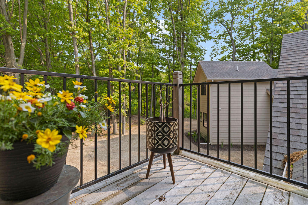 582 Campbell Road