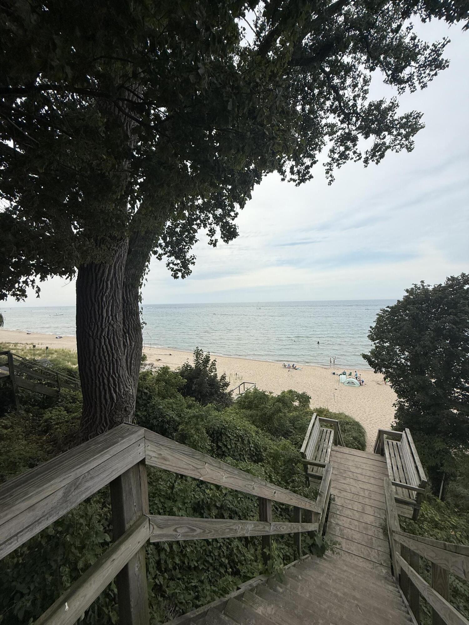 7368 Beachview Drive