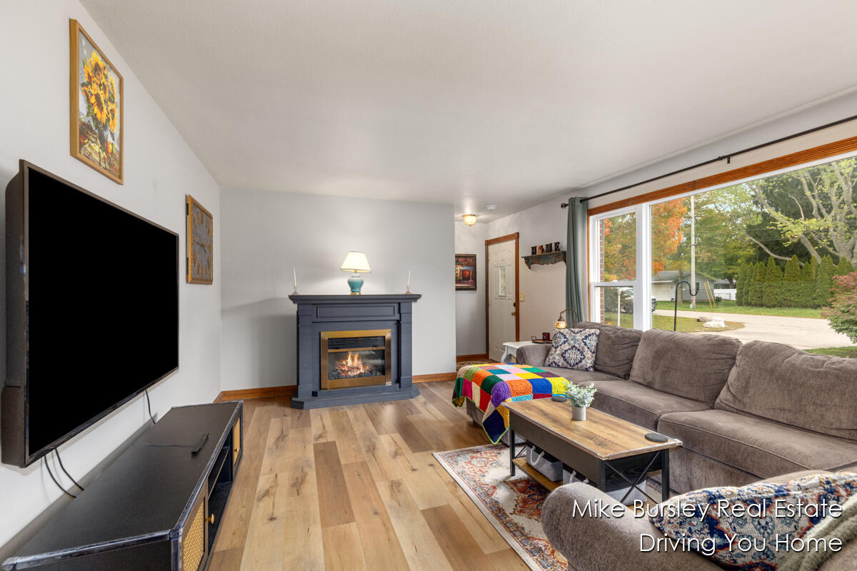 4776 Crestwood Avenue