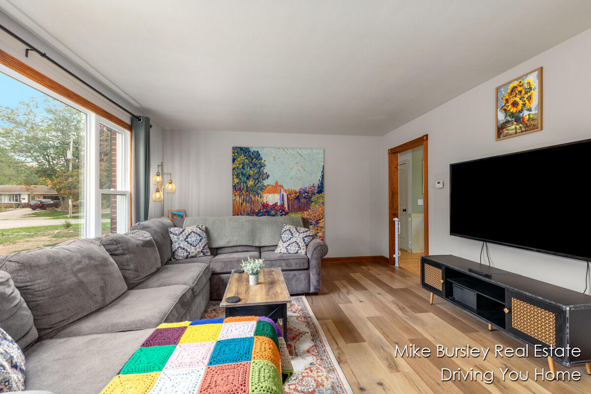 4776 Crestwood Avenue