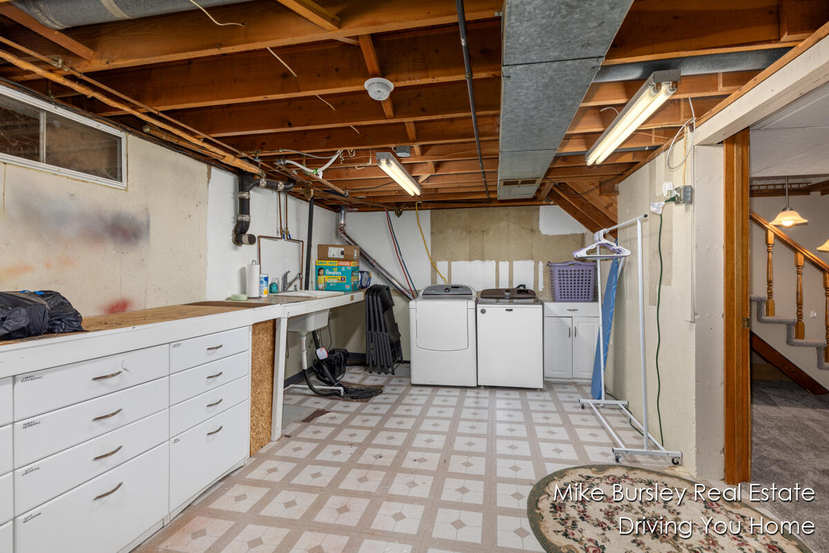 4776 Crestwood Avenue